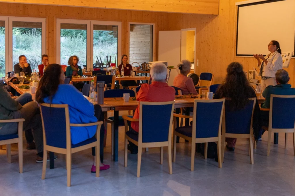 Kollegiales Treffen im Forschungshaus_Neue Workshops und Seminare den anderen Kollegen vorstellen